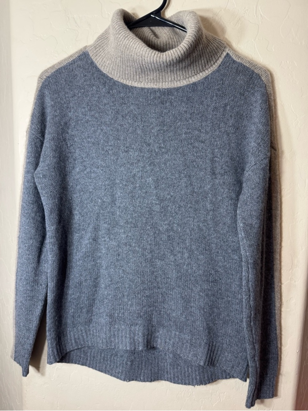 360Cashmere Colorblock Turtleneck Sweater Grey Oatmeal 100% Cashmere XS